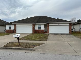 4328 W La Siesta St, Springfield, MO 65802