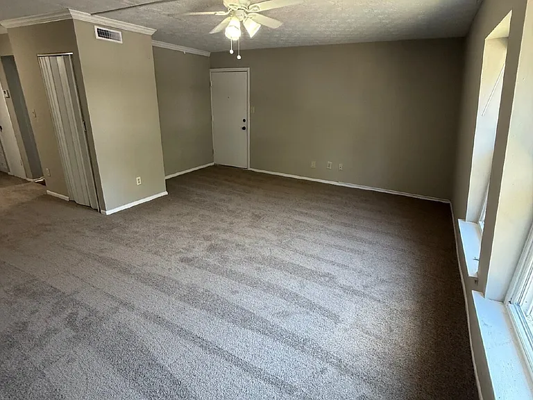 2020 Continental Ave #235 — Photo 2