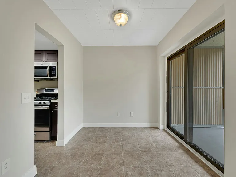 Elide House 505 — Photo 20