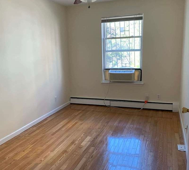 1st image of 45 W 118th St #2B