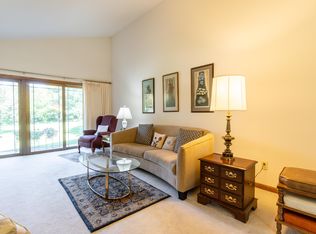 2108 Mount Vernon Dr, Waukesha, WI 53186