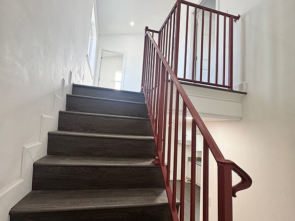 5th image of 4342 Kenwood Ave