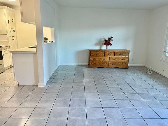 4th image of 1735 E Washington St APT G12