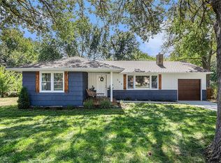 209 SW 4th St, Lees Summit, MO 64063