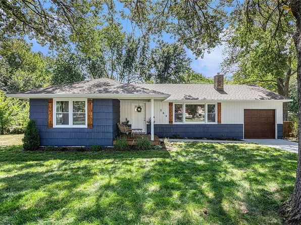 209 SW 4th St, Lees Summit, MO 64063