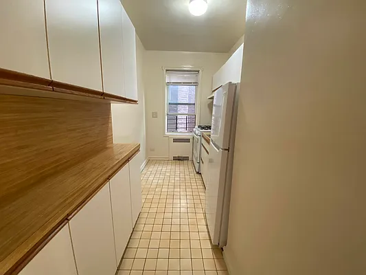 Rented by Contact Realty | media 18