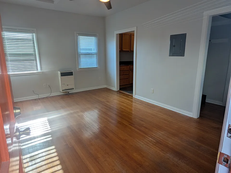 3509 E Broadway #9