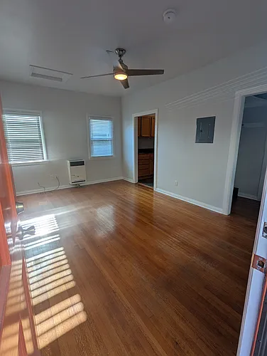 3509 E Broadway Photo 1
