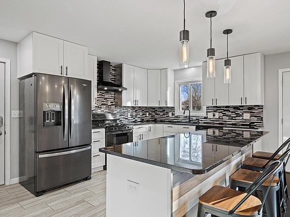 3rd image of 1770 Main STREET