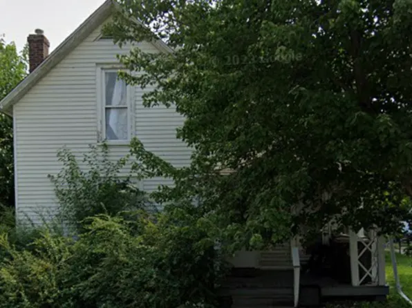 303 N West Ave, Freeport, IL 61032