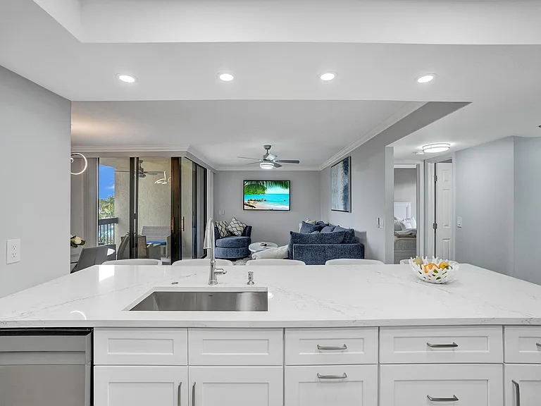 955 Egret Cir #405 — Photo 7