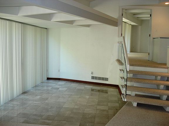 4th image of 1301 W Lincoln Ave