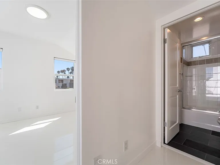 2830 2nd Ave — Photo 29