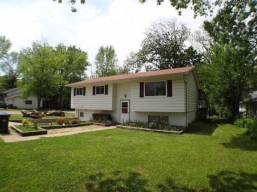 1st image of 690 Oakwood Ave