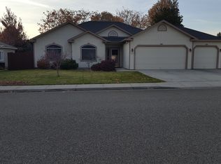 1515 Desert Springs Ave, Richland, WA 99352