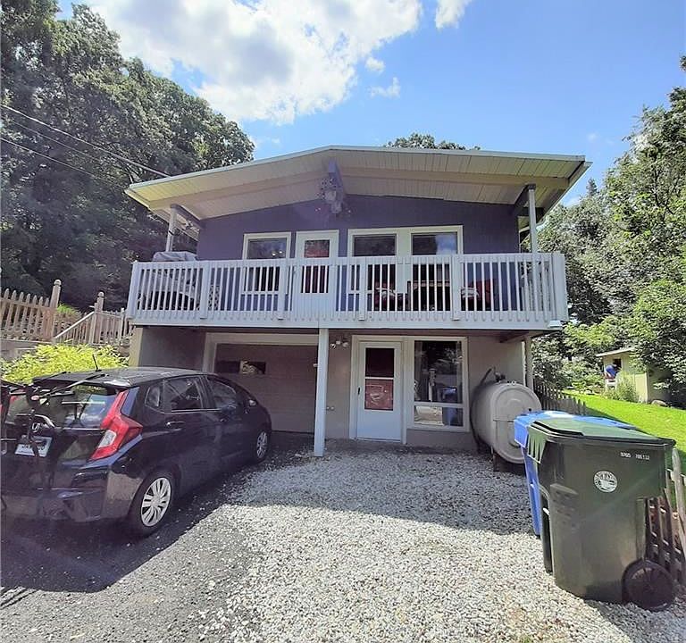 1st image of 11 Ann Dr