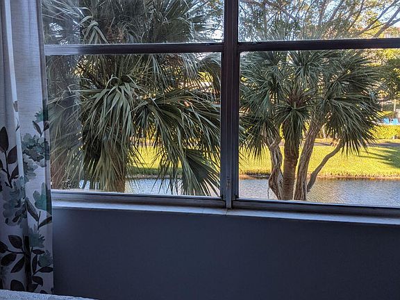 3rd image of 14527 BONAIRE Boulevard #303