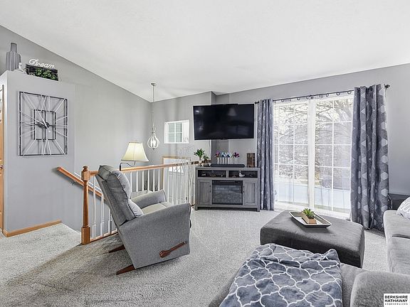 5th image of 17172 Ruggles St