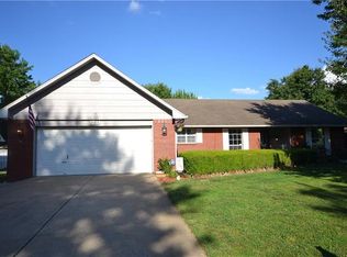 1211 N Flamingo Rd, Rogers, AR 72756