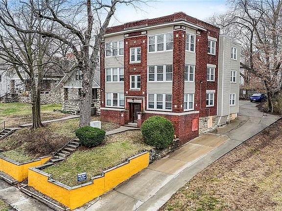 3rd image of 4226 Locust St