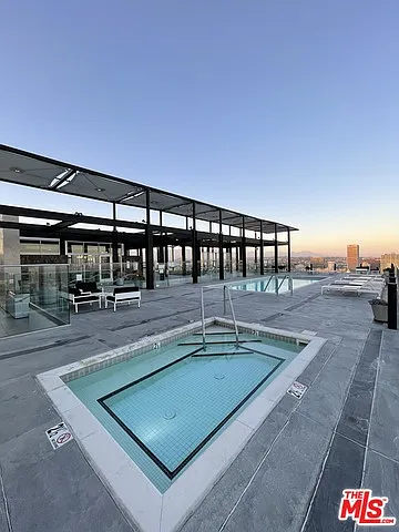 3810 Wilshire Blvd #1708 — Photo 17