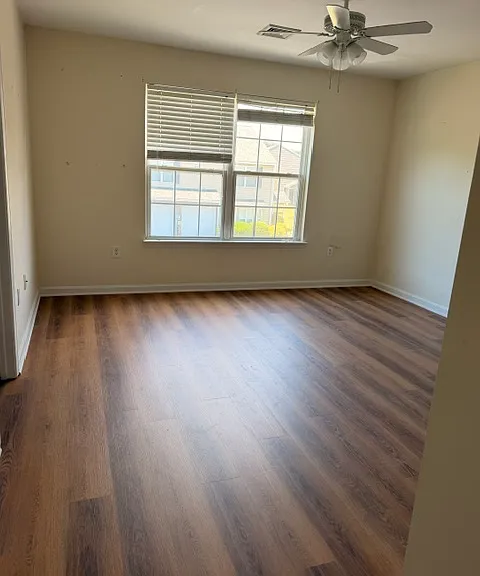 102 Martin Ct — Photo 11