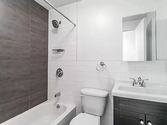 5th image of 457 W 17th St APT 9