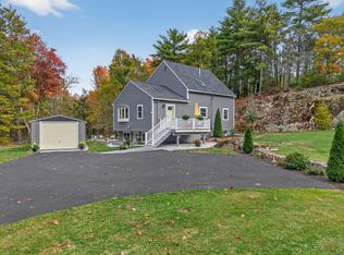 71 Mountain Rd, Cape Neddick, ME 03902