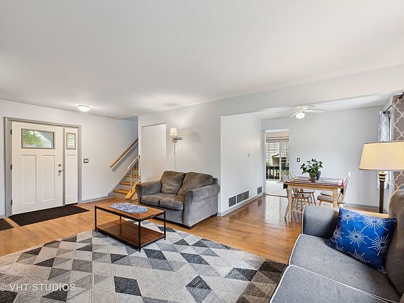 3rd image of 801 W Bryn Mawr Ave