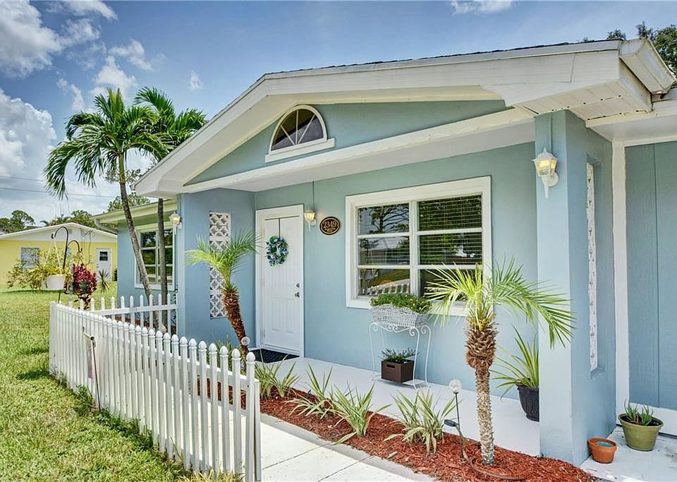 1st image of 2349 NW Bougainvillea Ave