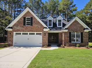 107 Village Circle, Clinton, NC 28328