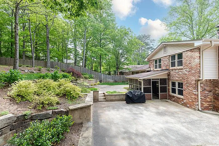 1434 Bubbling Creek Rd — Photo 4
