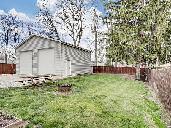 3rd image of 70 S Frey Ave