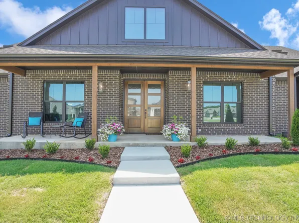 19241 E Chinquapin Dr, Catoosa, OK 74015