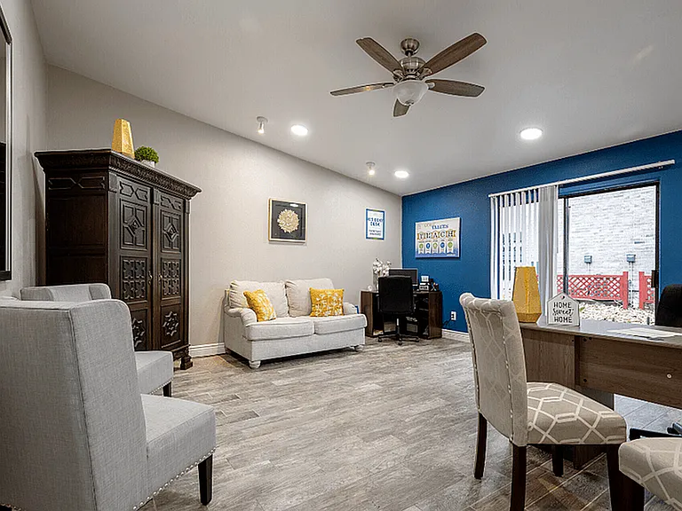 Ashford Costa Perla Interior