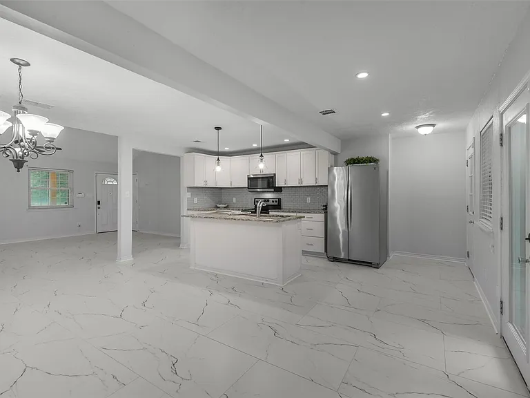 1215 Tejas Blvd — Photo 10