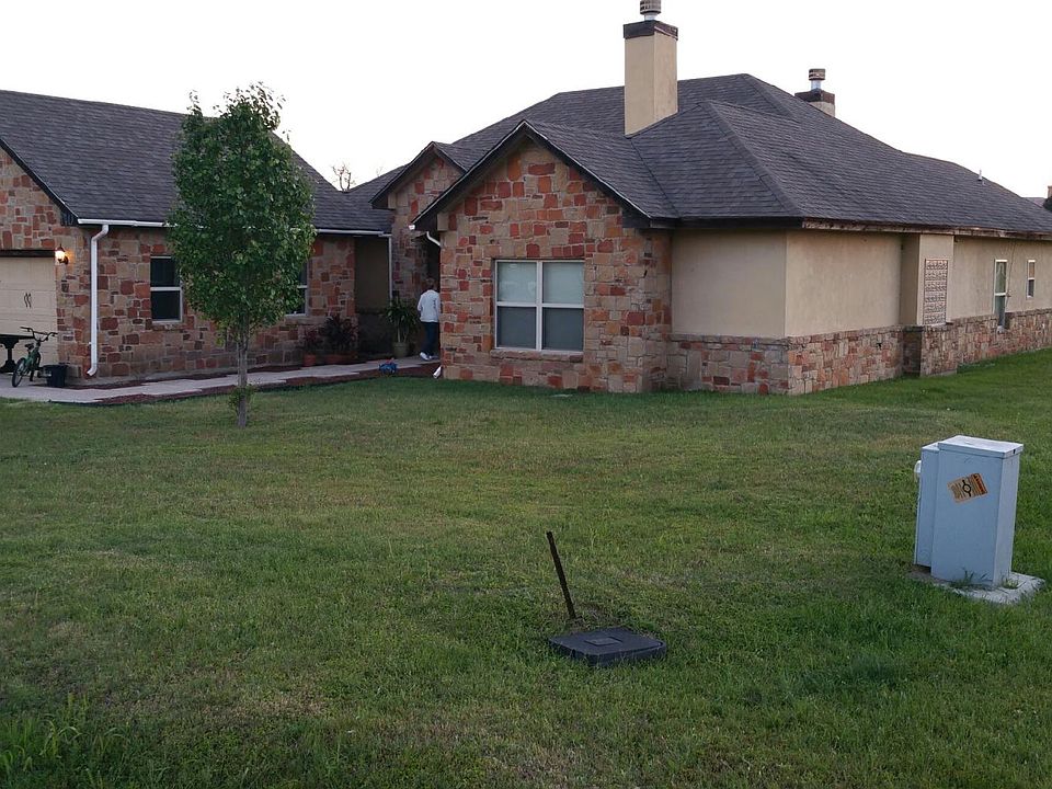 1st image of 140 Oak Grove Pkwy