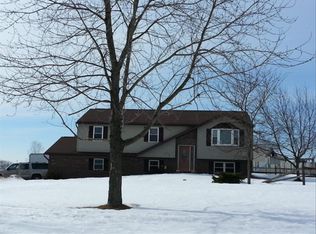 204 Fox Rd, Mohrsville, PA 19541