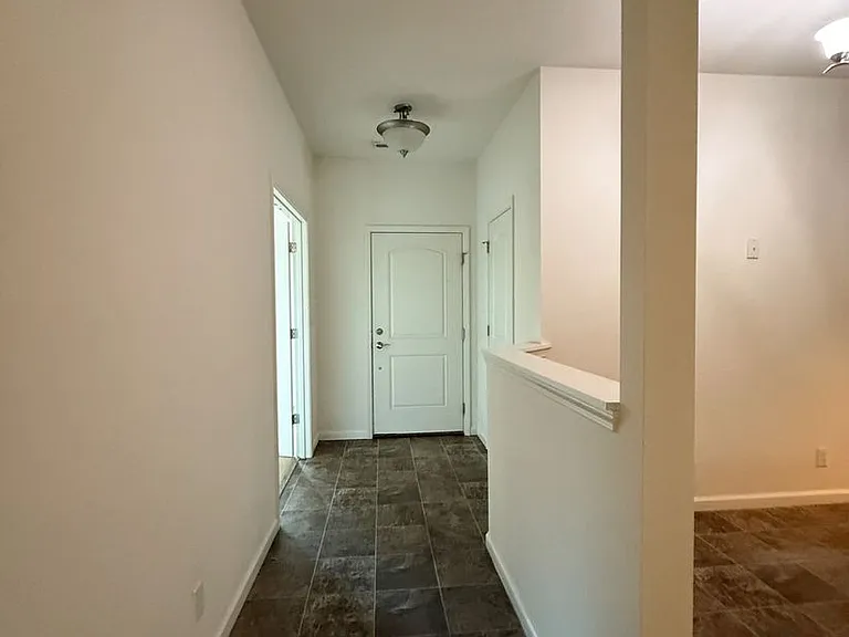 3209 Jasmine Ct — Photo 4