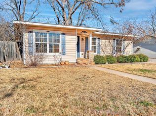 316 W Rucker St, Granbury, TX 76048