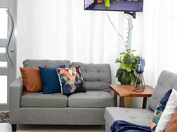 5th image of Bo Cruces