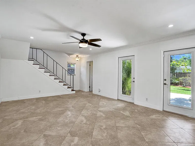 2802 NE 15th Ave — Photo 13