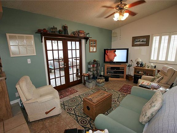 5th image of 192 Holderness Dr
