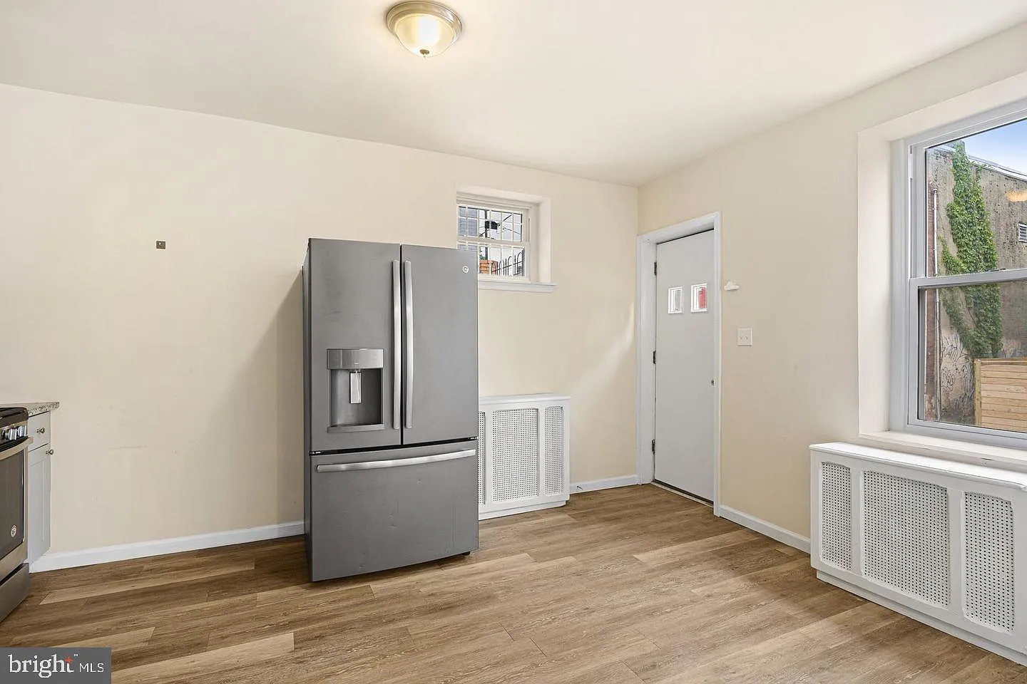 2 bed, 2016 sqft, $1,450 — Photo 3