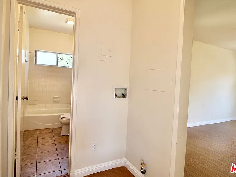 1319 E California Ave #B — Photo 10