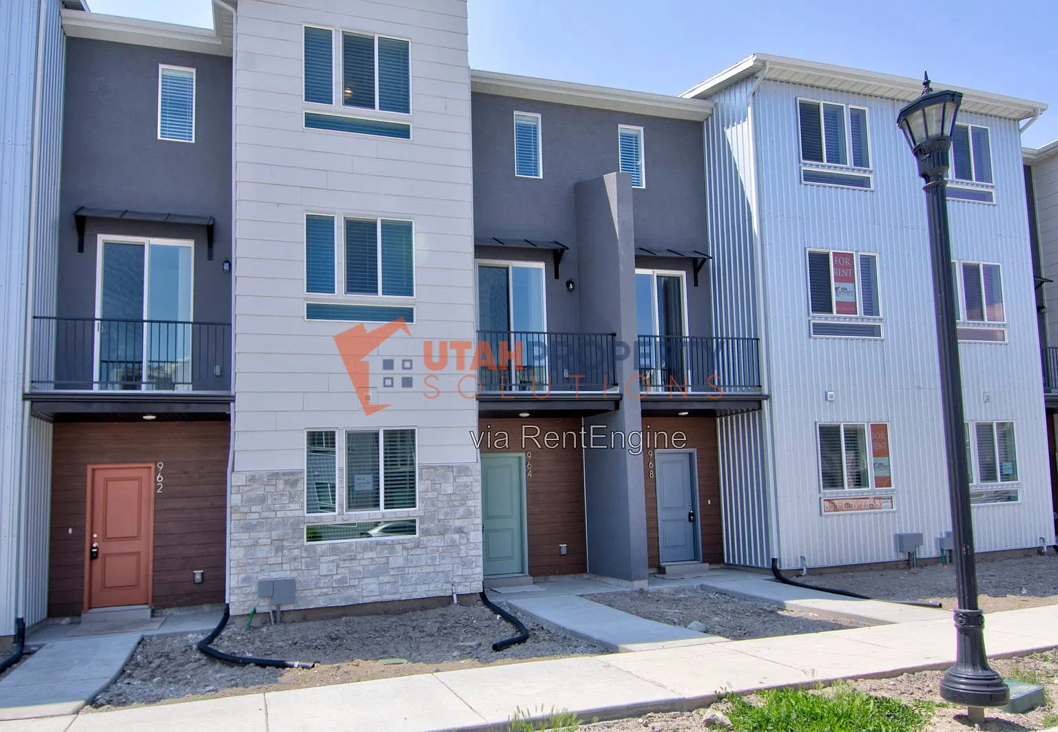 4 bed, 3.5 bath, 2024 sqft, $1,945 — Photo 2