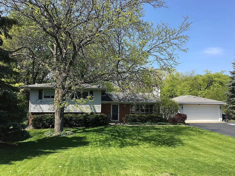 1073 W Elm St