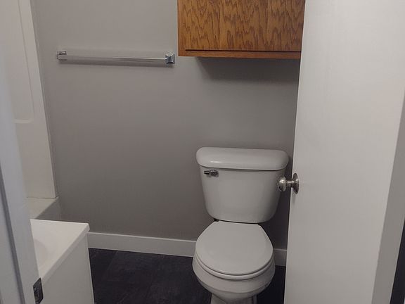 3rd image of 417B William St