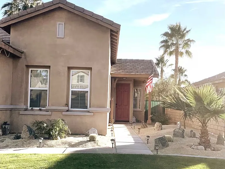 82655 Redford Way — Photo 1