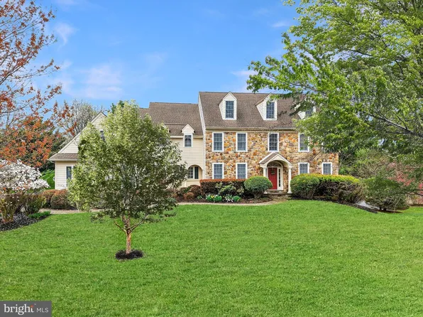 2 Limner Ct, West Chester, PA 19382